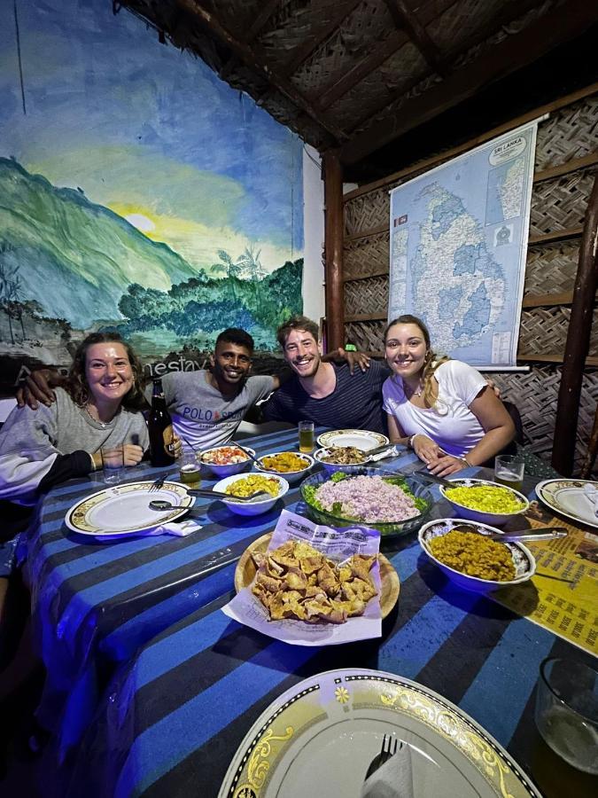 Adam'S Apple Homestay Ела Екстериор снимка