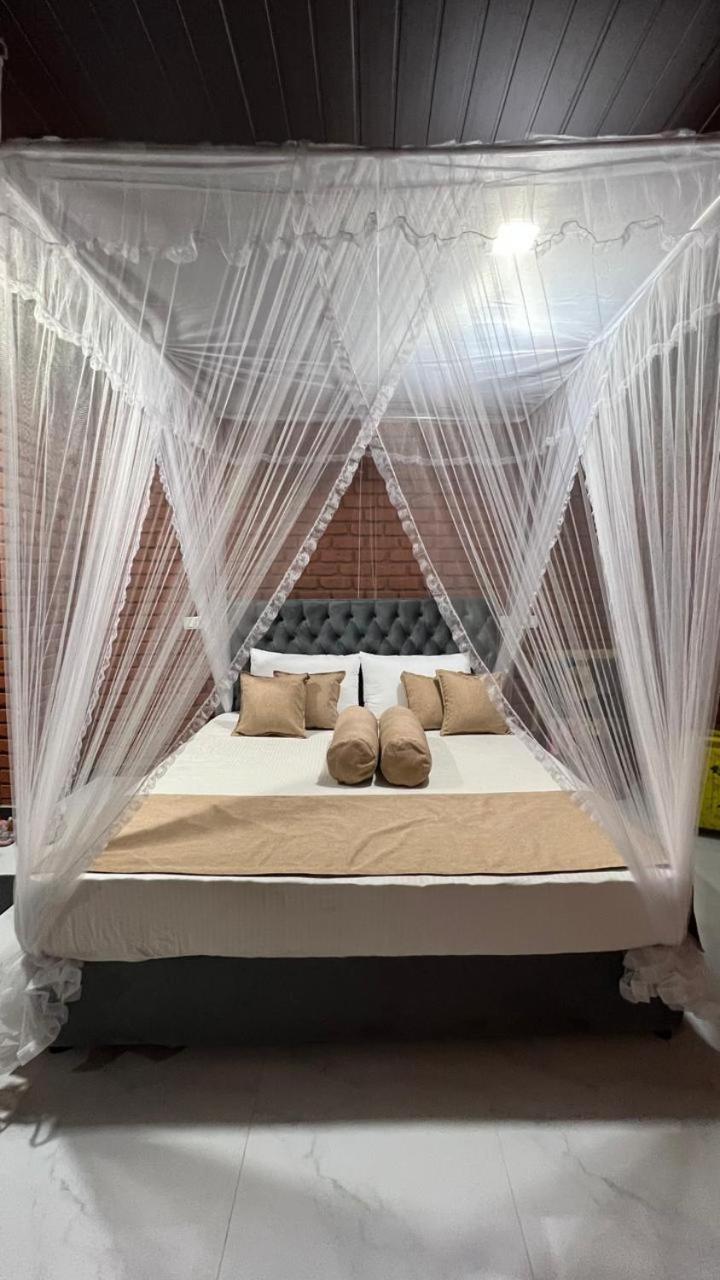 Adam'S Apple Homestay Ела Екстериор снимка
