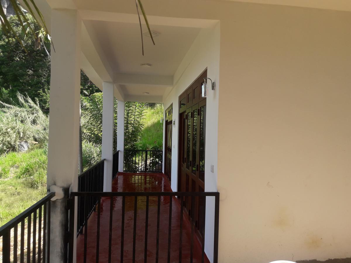 Adam'S Apple Homestay Ела Екстериор снимка